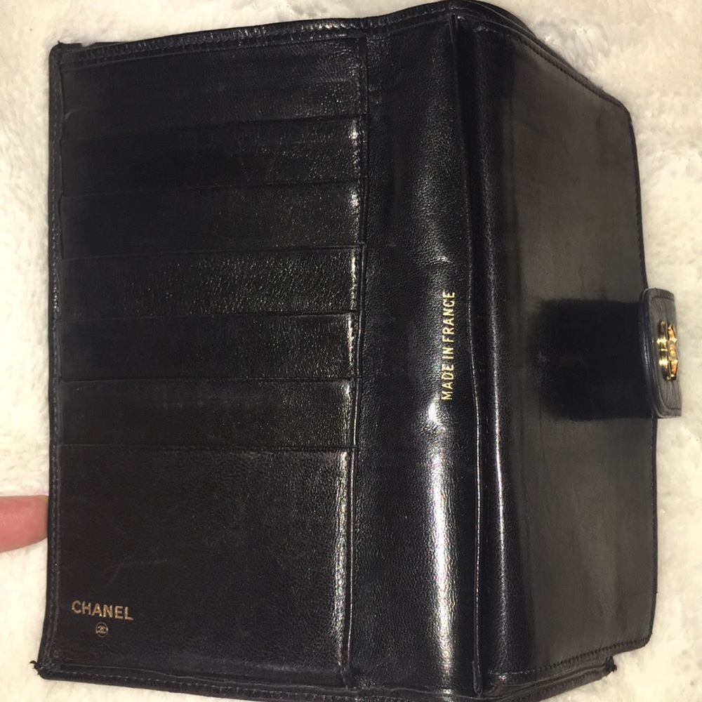 ❌❌Sold on Tradesy❌❌Vintage Chanel Lambskin Wallet - Picture 8 of 8